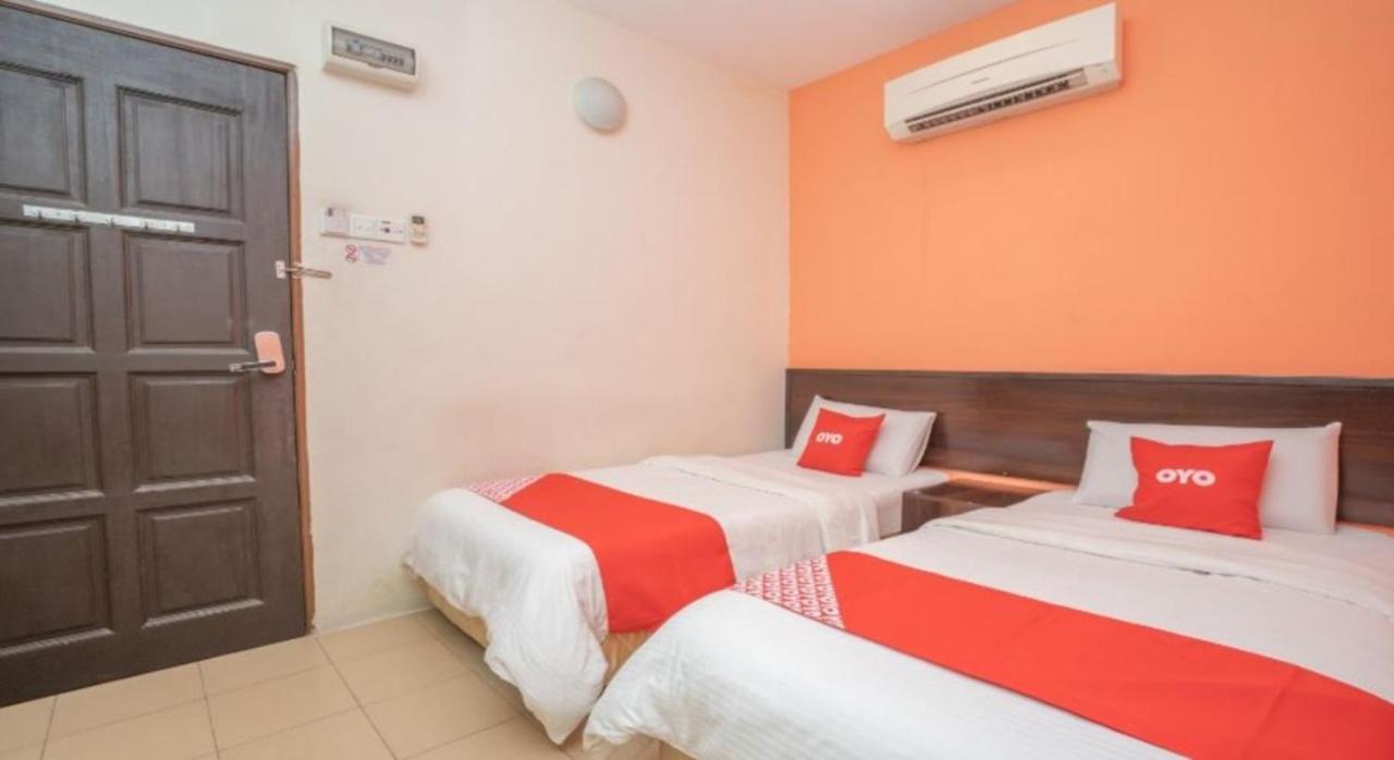 Hotel The Island Pekan Pangkor Екстер'єр фото