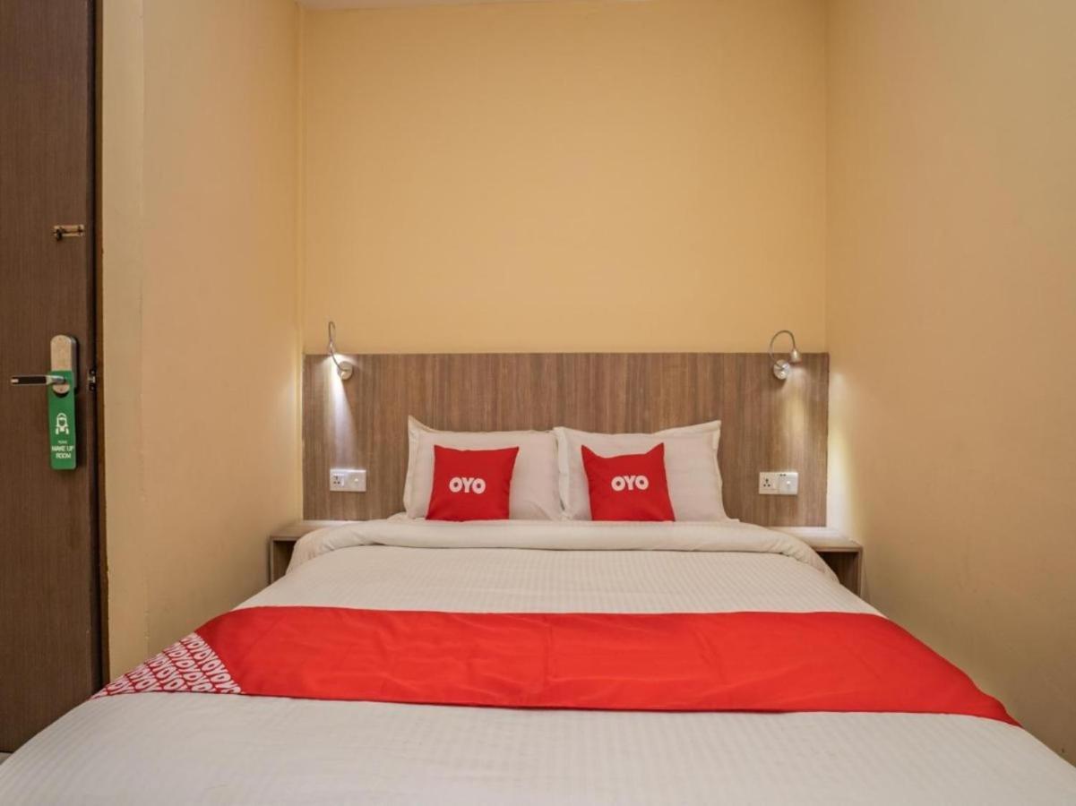 Hotel The Island Pekan Pangkor Екстер'єр фото