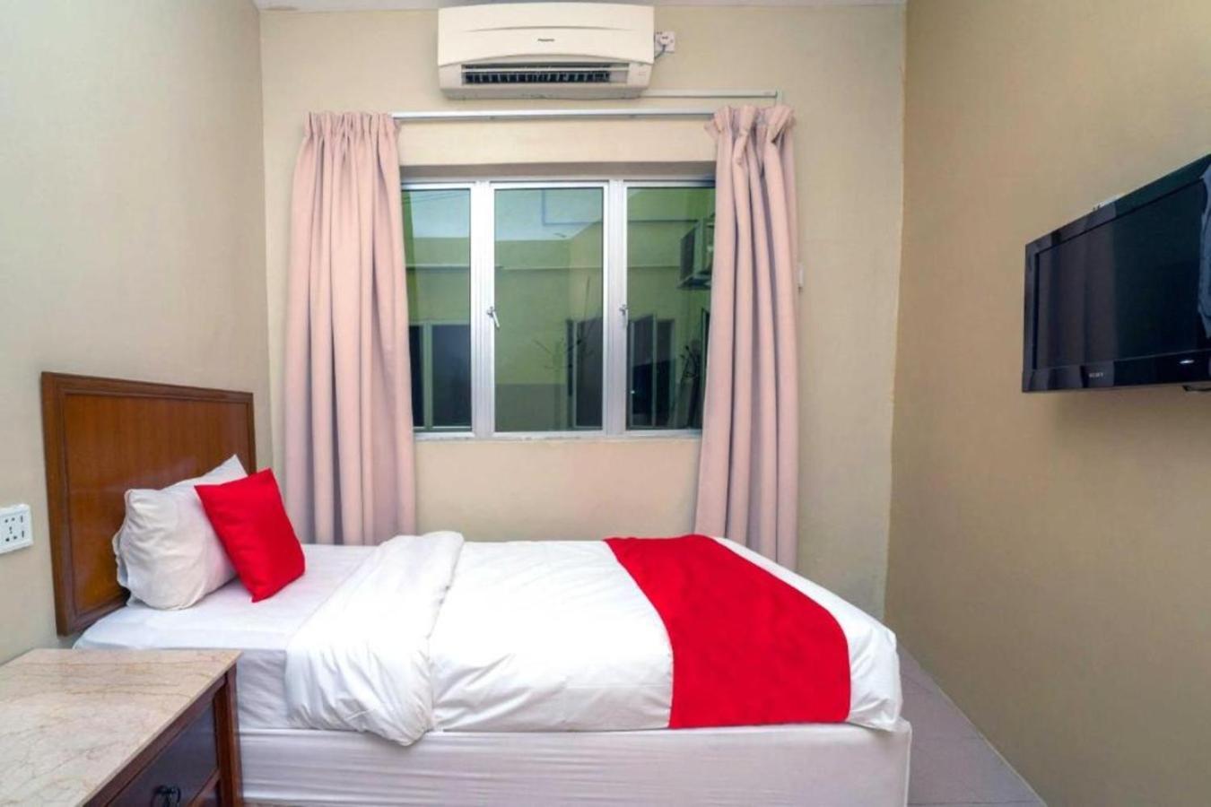 Hotel The Island Pekan Pangkor Екстер'єр фото